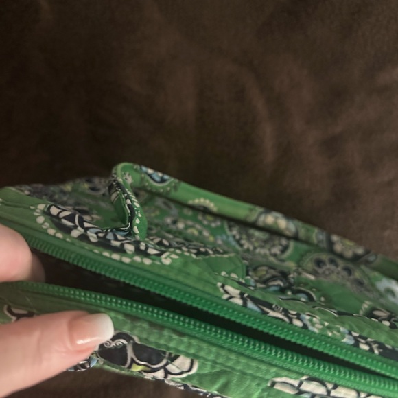 Vera Bradley Green Bowler Bag. Good used condition, few spots as pictured - Picture 4 of 5